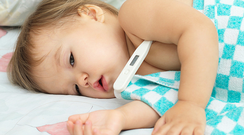 erhöhte Temperatur bei Babys und Kindern