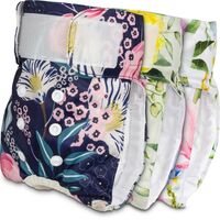 HUND IST KÖNIG® Windeln für Hündinnen, saugstarke Windeln, 3-Fach justierbar für festen Sitz, 3 st, HUND IST KÖNIG